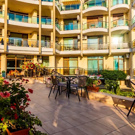 Prestige Ii Apartmanhotel Primorszko
