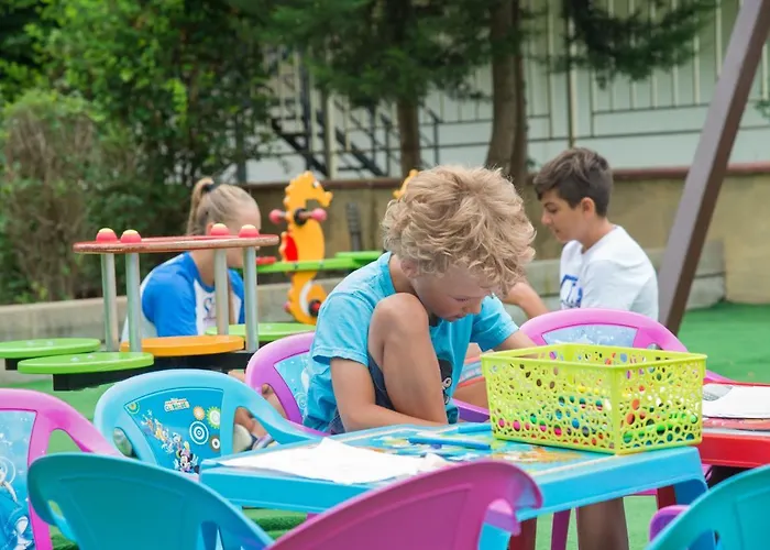 מלון דירות Prestige Ii 3*